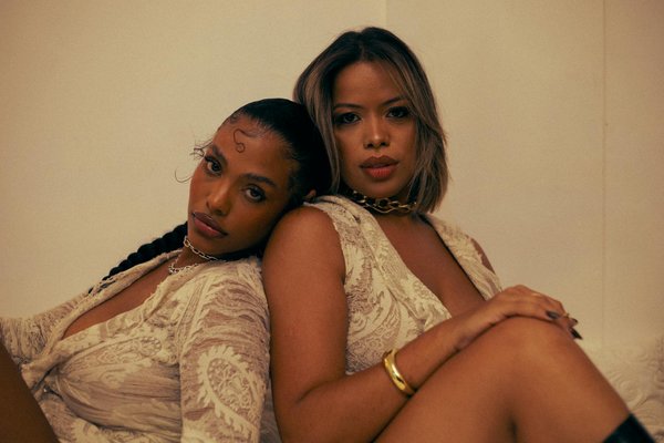 Transform your look: bold accessory trends inspired by uk fashion to make a statement