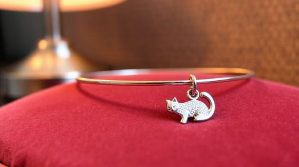 Explore trendy animal-themed bracelet designs to elevate your style